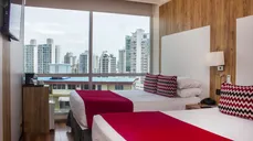 Paga $69: Estadía en Hotel Ramada